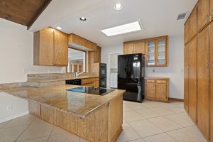 1045 E Carleton Ave (14 of 58)